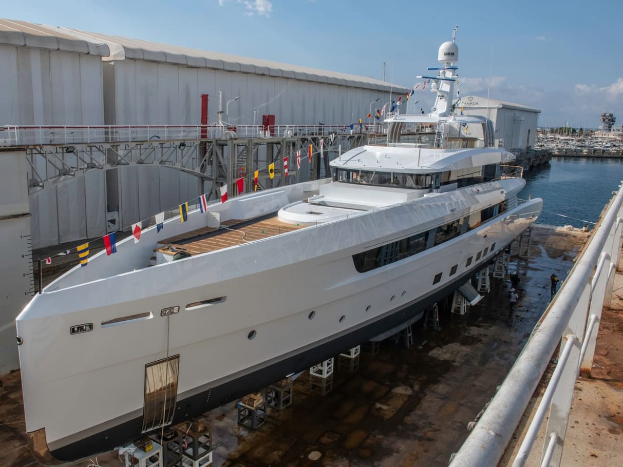 SPIRIT, 51.5m Tankoa T52, exterior